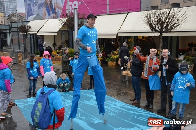 Zdjęcie w galerii na portalu naszraciborz.pl: Start kampanii ŁAPMY WODĘ w Katowicach  wiadomości z regionu