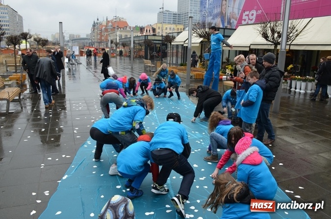 Zdjęcie w galerii na portalu naszraciborz.pl: Start kampanii ŁAPMY WODĘ w Katowicach  wiadomości z regionu