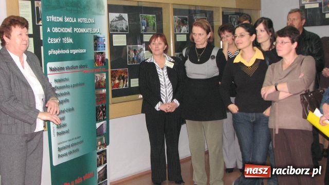 Zdjęcie w galerii na portalu naszraciborz.pl: Przenikanie kultur w bibliotece wiadomości z regionu