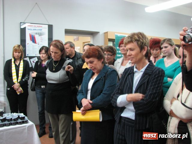 Zdjęcie w galerii na portalu naszraciborz.pl: Przenikanie kultur w bibliotece wiadomości z regionu