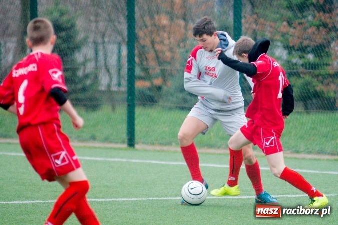 Zdjęcie w galerii na portalu naszraciborz.pl: Coca-Cola Cup na Orliku przy Kasprowicza. Gimnazjum numer 1 najlepsze wiadomości z regionu