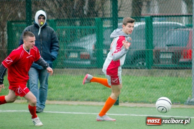 Zdjęcie w galerii na portalu naszraciborz.pl: Coca-Cola Cup na Orliku przy Kasprowicza. Gimnazjum numer 1 najlepsze wiadomości z regionu
