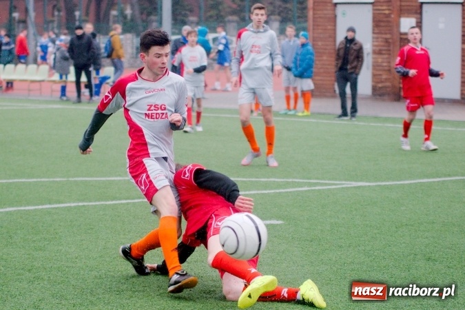 Zdjęcie w galerii na portalu naszraciborz.pl: Coca-Cola Cup na Orliku przy Kasprowicza. Gimnazjum numer 1 najlepsze wiadomości z regionu