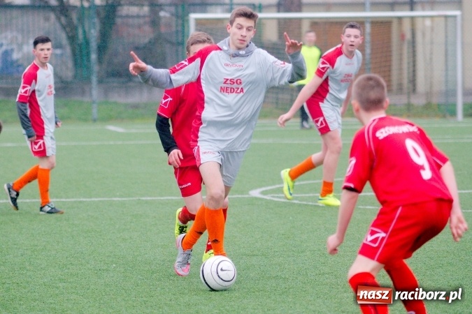 Zdjęcie w galerii na portalu naszraciborz.pl: Coca-Cola Cup na Orliku przy Kasprowicza. Gimnazjum numer 1 najlepsze wiadomości z regionu