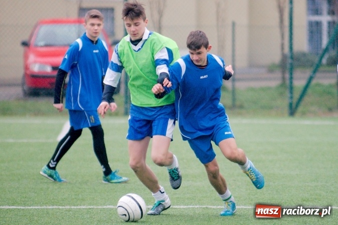 Zdjęcie w galerii na portalu naszraciborz.pl: Coca-Cola Cup na Orliku przy Kasprowicza. Gimnazjum numer 1 najlepsze wiadomości z regionu