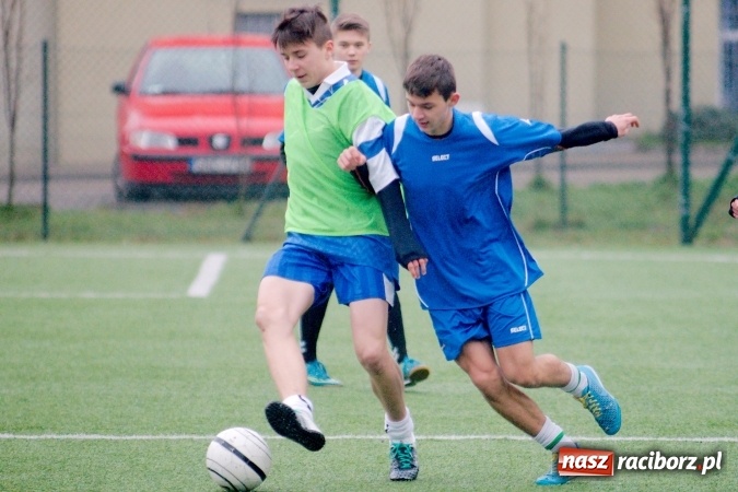 Zdjęcie w galerii na portalu naszraciborz.pl: Coca-Cola Cup na Orliku przy Kasprowicza. Gimnazjum numer 1 najlepsze wiadomości z regionu