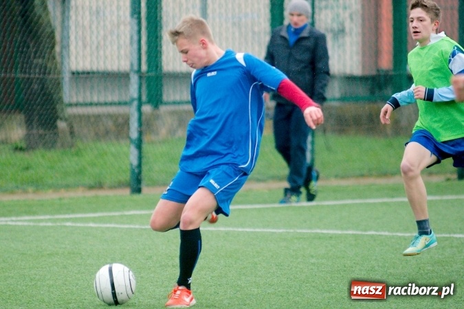 Zdjęcie w galerii na portalu naszraciborz.pl: Coca-Cola Cup na Orliku przy Kasprowicza. Gimnazjum numer 1 najlepsze wiadomości z regionu