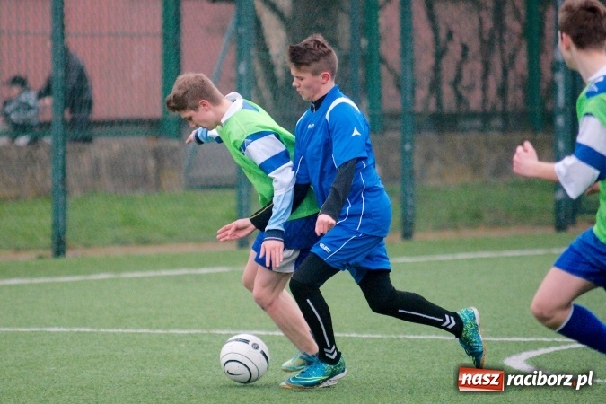 Zdjęcie w galerii na portalu naszraciborz.pl: Coca-Cola Cup na Orliku przy Kasprowicza. Gimnazjum numer 1 najlepsze wiadomości z regionu