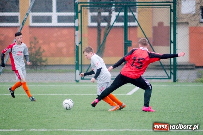 Zdjęcie w galerii na portalu naszraciborz.pl: Coca-Cola Cup na Orliku przy Kasprowicza. Gimnazjum numer 1 najlepsze wiadomości z regionu