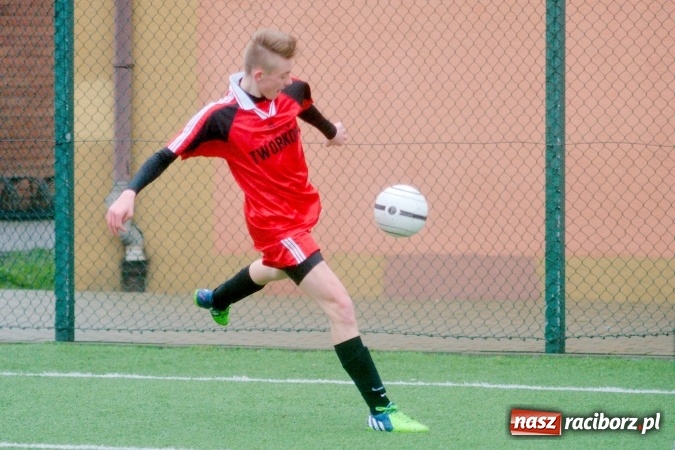 Zdjęcie w galerii na portalu naszraciborz.pl: Coca-Cola Cup na Orliku przy Kasprowicza. Gimnazjum numer 1 najlepsze wiadomości z regionu