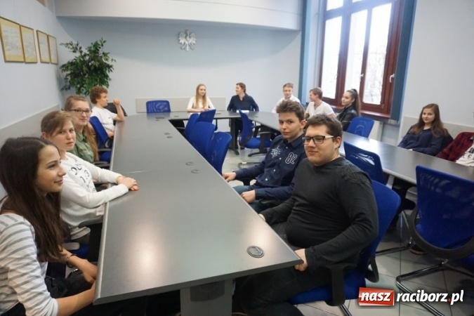 Zdjęcie w galerii na portalu naszraciborz.pl: Marcowa sesja Młodzieżowej Rady Miasta. Jakie tematy? wiadomości z regionu