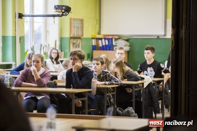 Zdjęcie w galerii na portalu naszraciborz.pl: IX Powiatowy Konkurs Języka Angielskiego dla Gimnazjum wiadomości z regionu