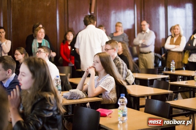 Zdjęcie w galerii na portalu naszraciborz.pl: IX Powiatowy Konkurs Języka Angielskiego dla Gimnazjum wiadomości z regionu