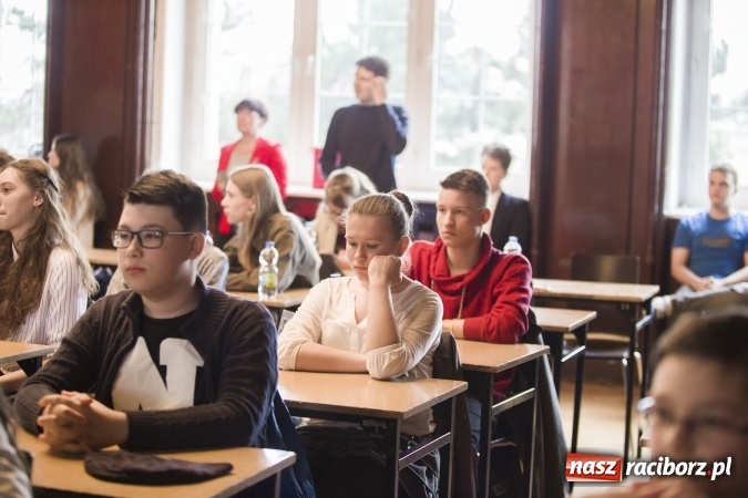 Zdjęcie w galerii na portalu naszraciborz.pl: IX Powiatowy Konkurs Języka Angielskiego dla Gimnazjum wiadomości z regionu