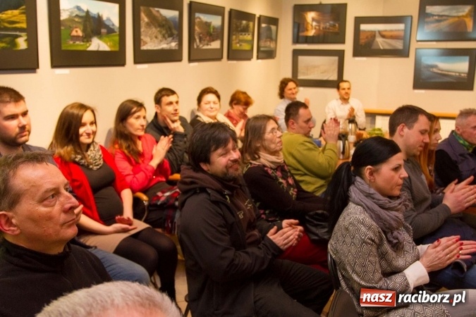 Zdjęcie w galerii na portalu naszraciborz.pl: Europa na rowerze – wernisaż oraz spotkanie z Janem Surgą wiadomości z regionu