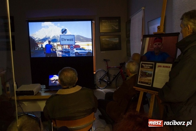 Zdjęcie w galerii na portalu naszraciborz.pl: Europa na rowerze – wernisaż oraz spotkanie z Janem Surgą wiadomości z regionu
