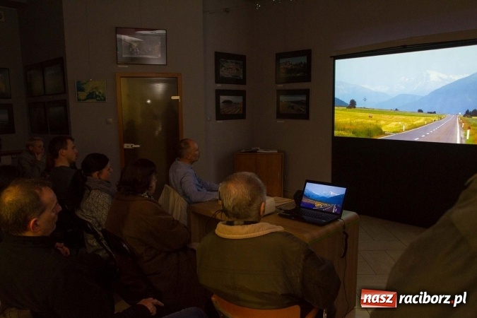 Zdjęcie w galerii na portalu naszraciborz.pl: Europa na rowerze – wernisaż oraz spotkanie z Janem Surgą wiadomości z regionu