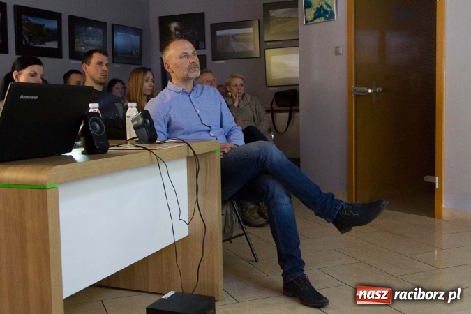 Zdjęcie w galerii na portalu naszraciborz.pl: Europa na rowerze – wernisaż oraz spotkanie z Janem Surgą wiadomości z regionu