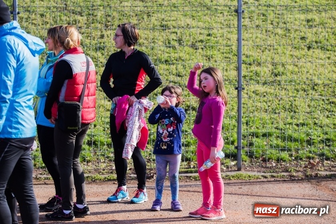 Zdjęcie w galerii na portalu naszraciborz.pl: BiegamBoLubię na stadionie OSiR-u wiadomości z regionu