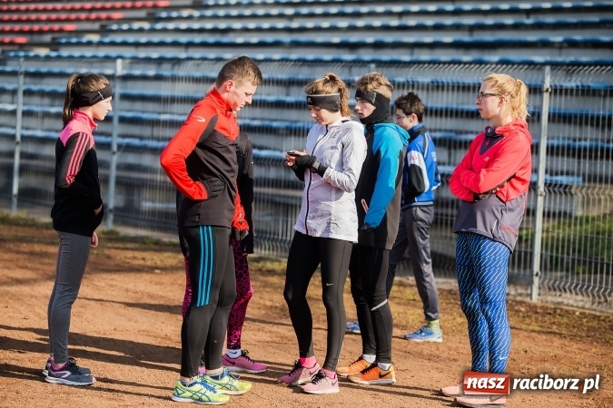 Zdjęcie w galerii na portalu naszraciborz.pl: BiegamBoLubię na stadionie OSiR-u wiadomości z regionu