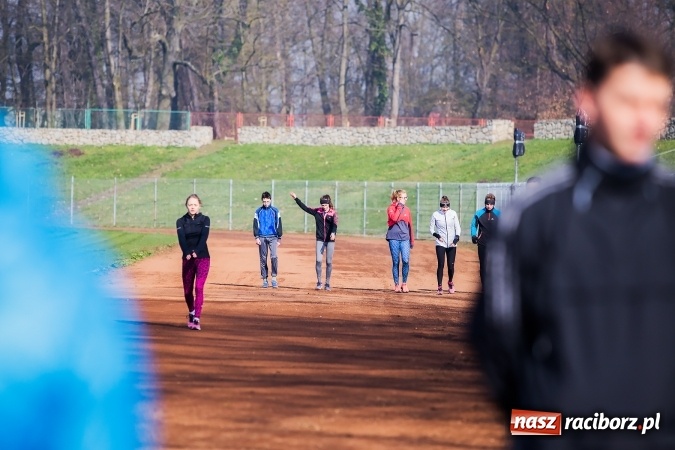 Zdjęcie w galerii na portalu naszraciborz.pl: BiegamBoLubię na stadionie OSiR-u wiadomości z regionu