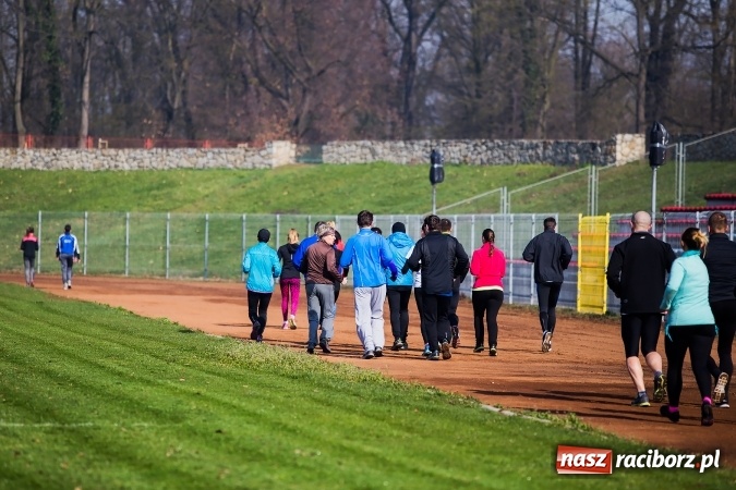 Zdjęcie w galerii na portalu naszraciborz.pl: BiegamBoLubię na stadionie OSiR-u wiadomości z regionu