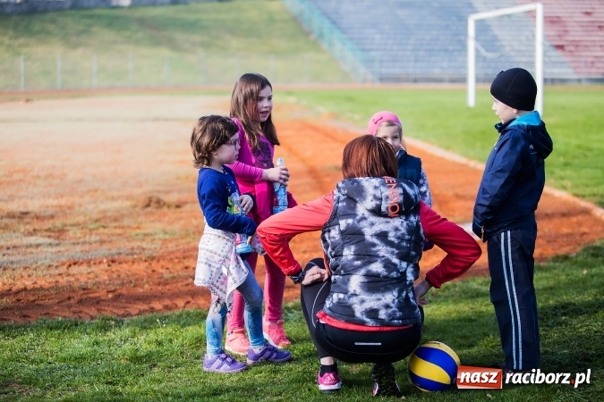 Zdjęcie w galerii na portalu naszraciborz.pl: BiegamBoLubię na stadionie OSiR-u wiadomości z regionu