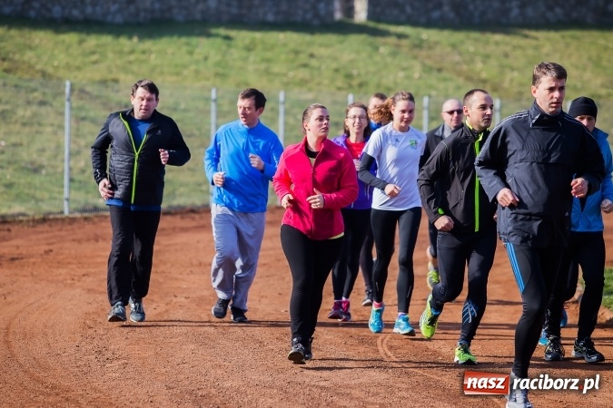 Zdjęcie w galerii na portalu naszraciborz.pl: BiegamBoLubię na stadionie OSiR-u wiadomości z regionu