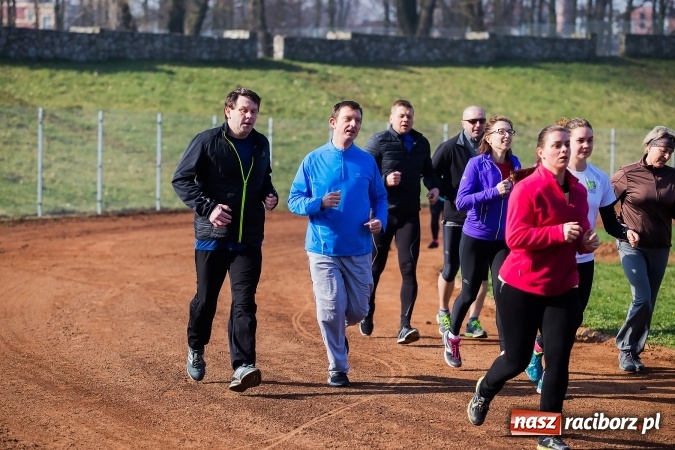 Zdjęcie w galerii na portalu naszraciborz.pl: BiegamBoLubię na stadionie OSiR-u wiadomości z regionu