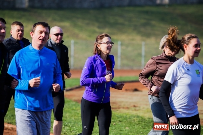 Zdjęcie w galerii na portalu naszraciborz.pl: BiegamBoLubię na stadionie OSiR-u wiadomości z regionu