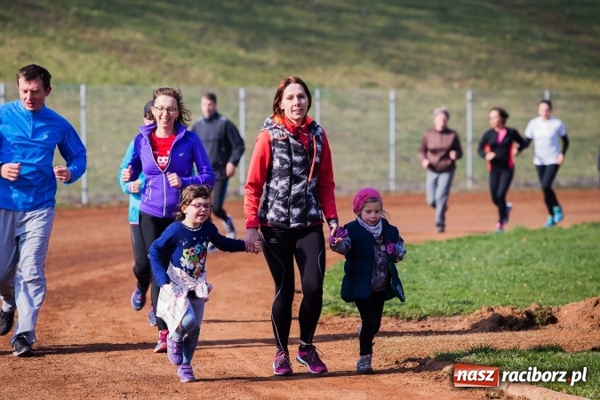 Zdjęcie w galerii na portalu naszraciborz.pl: BiegamBoLubię na stadionie OSiR-u wiadomości z regionu