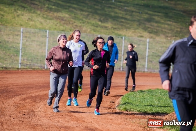 Zdjęcie w galerii na portalu naszraciborz.pl: BiegamBoLubię na stadionie OSiR-u wiadomości z regionu