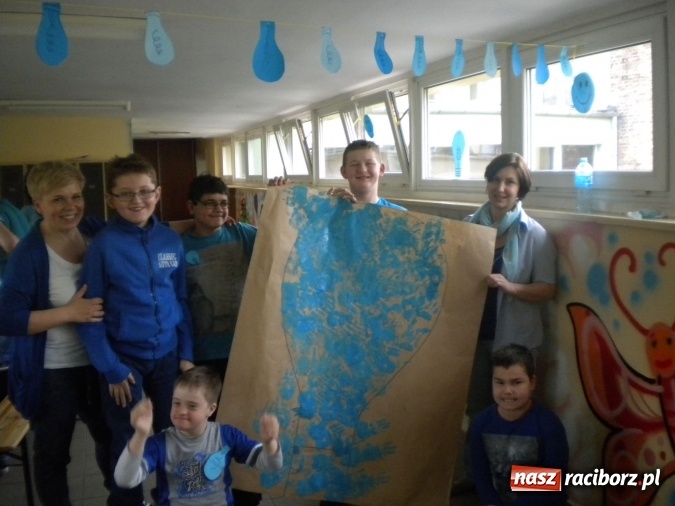 Zdjęcie w galerii na portalu naszraciborz.pl: Niebieski dzień dla autyzmu w Zespole Szkół Specjalnych  wiadomości z regionu