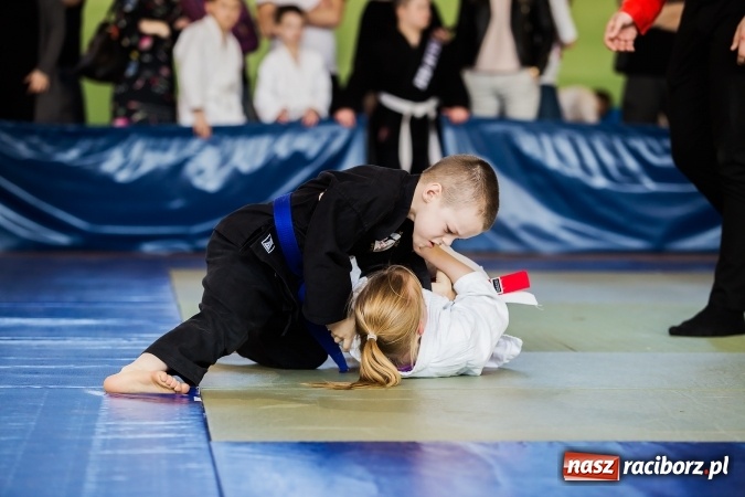 Zdjęcie w galerii na portalu naszraciborz.pl: Ogólnopolska Liga Dzieci i Młodzieży w Ju-Jitsu Sportowym w Kuźni Raciborskiej wiadomości z regionu