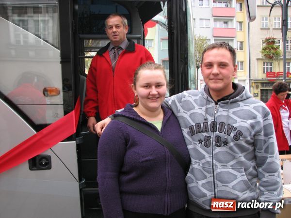 Zdjęcie w galerii na portalu naszraciborz.pl: Ambulans wyrusza w drogę PO KREW wiadomości z regionu