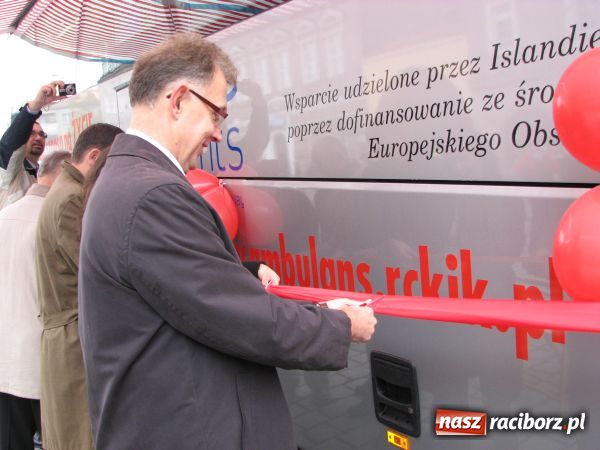 Zdjęcie w galerii na portalu naszraciborz.pl: Ambulans wyrusza w drogę PO KREW wiadomości z regionu