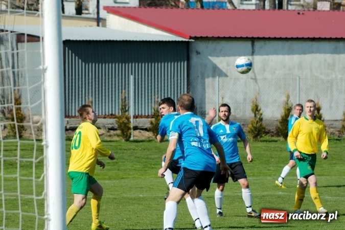 Zdjęcie w galerii na portalu naszraciborz.pl: A klasa: Chałupki grały, Gorzyce strzelały wiadomości z regionu