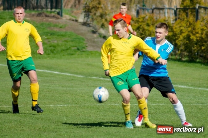 Zdjęcie w galerii na portalu naszraciborz.pl: A klasa: Chałupki grały, Gorzyce strzelały wiadomości z regionu