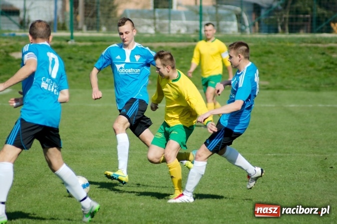Zdjęcie w galerii na portalu naszraciborz.pl: A klasa: Chałupki grały, Gorzyce strzelały wiadomości z regionu