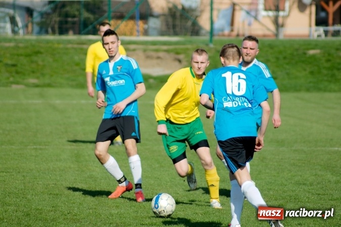 Zdjęcie w galerii na portalu naszraciborz.pl: A klasa: Chałupki grały, Gorzyce strzelały wiadomości z regionu