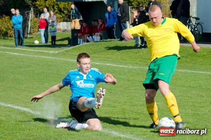 Zdjęcie w galerii na portalu naszraciborz.pl: A klasa: Chałupki grały, Gorzyce strzelały wiadomości z regionu