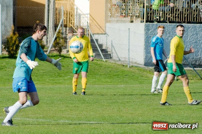 Zdjęcie w galerii na portalu naszraciborz.pl: A klasa: Chałupki grały, Gorzyce strzelały wiadomości z regionu