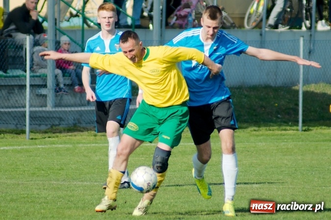 Zdjęcie w galerii na portalu naszraciborz.pl: A klasa: Chałupki grały, Gorzyce strzelały wiadomości z regionu
