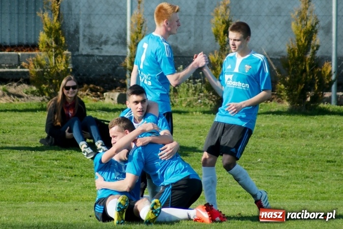 Zdjęcie w galerii na portalu naszraciborz.pl: A klasa: Chałupki grały, Gorzyce strzelały wiadomości z regionu