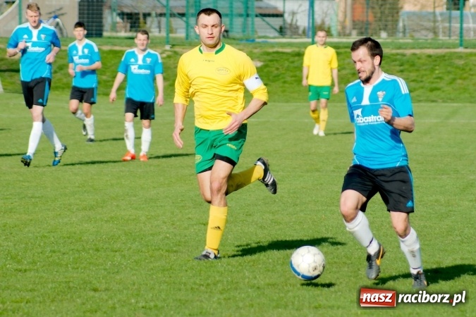 Zdjęcie w galerii na portalu naszraciborz.pl: A klasa: Chałupki grały, Gorzyce strzelały wiadomości z regionu