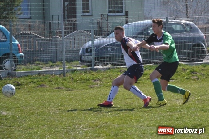 Zdjęcie w galerii na portalu naszraciborz.pl: Beniaminek z Jankowic rewanżuje się za inaugurację! wiadomości z regionu