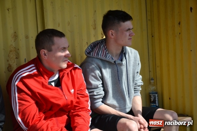 Zdjęcie w galerii na portalu naszraciborz.pl: Beniaminek z Jankowic rewanżuje się za inaugurację! wiadomości z regionu