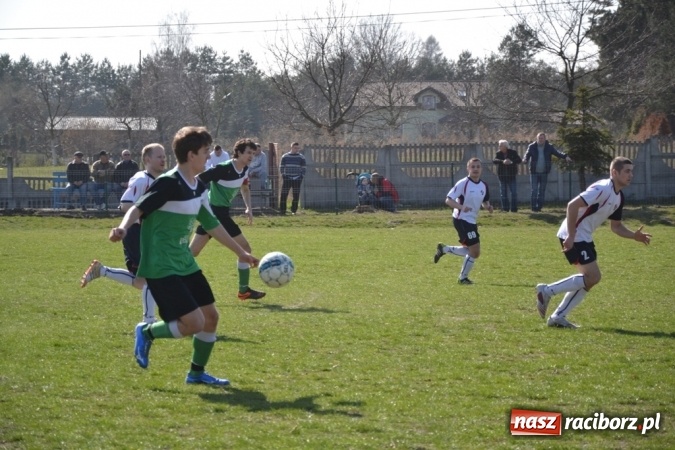 Zdjęcie w galerii na portalu naszraciborz.pl: Beniaminek z Jankowic rewanżuje się za inaugurację! wiadomości z regionu