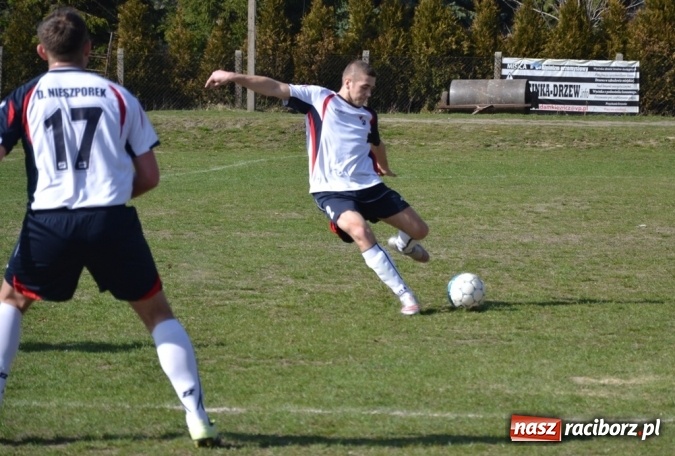 Zdjęcie w galerii na portalu naszraciborz.pl: Beniaminek z Jankowic rewanżuje się za inaugurację! wiadomości z regionu