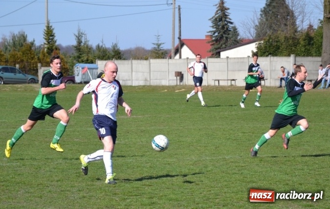 Zdjęcie w galerii na portalu naszraciborz.pl: Beniaminek z Jankowic rewanżuje się za inaugurację! wiadomości z regionu